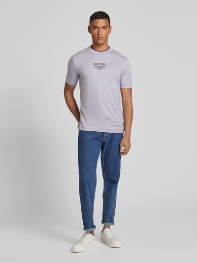 Emporio Armani T-Shirt mit Label-Print Flieder 1