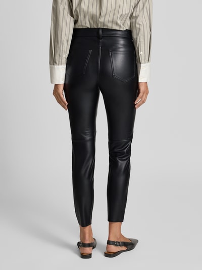 MAC Spodnie materiałowe o kroju slim fit z imitacji skóry model ‘Vegan’ Czarny 5