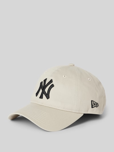 New Era Czapka z daszkiem i wyhaftowanym motywem model ‘LEAGUE ESSENTIAL 9TWENTY®’ Écru 1