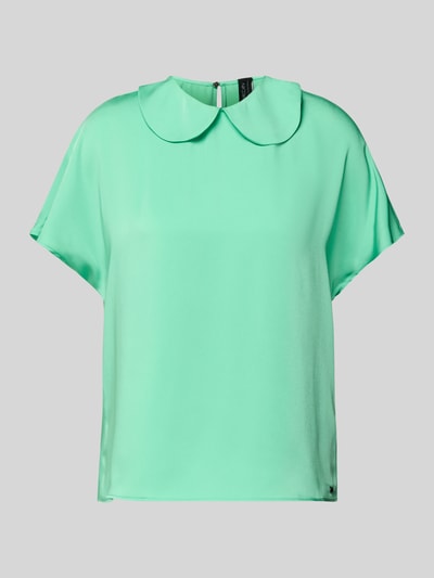 Produktfoto, Blusenshirt aus Satin mit Umlegekragen von Marc Cain, zielony, krój regular fit, długość tyłu 59 cm, długość rękawa 20 cm, guzik z tyłu