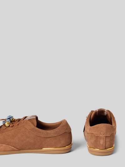 Produktfoto, Sneaker aus Leder mit Zierperlen Modell 'NOLAN LACE UP' von MICHAEL Michael Kors, brązowy, skóra powlekana, zaokrąglony kształt, złote detale, sznurowanie, zdobienia, lekko teksturowana podeszwa, wysokość obcasa 2 cm w rozmiarze 40, wysokość cholewki 6 cm w rozmiarze 40, szerokość w rozmiarze 40: 9 cm