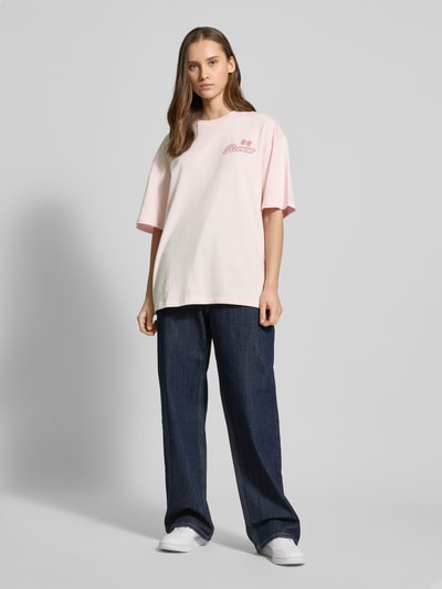 Review Oversized T-Shirt mit Label-Print Rose 1