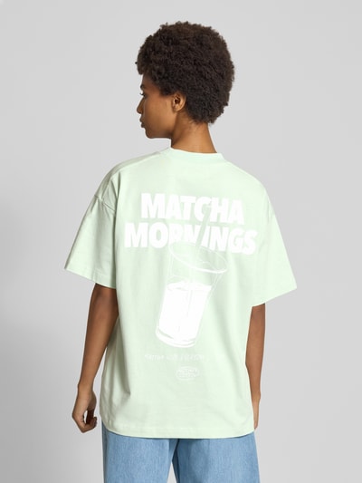 ANOTHER COTTON LAB Oversized T-Shirt mit Label-Print Modell 'Matcha' Schilf 5