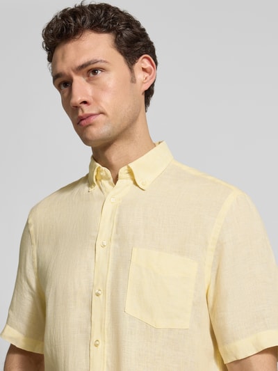 Christian Berg Men Koszula casual z lnu, krój regular fit Jasnożółty 3