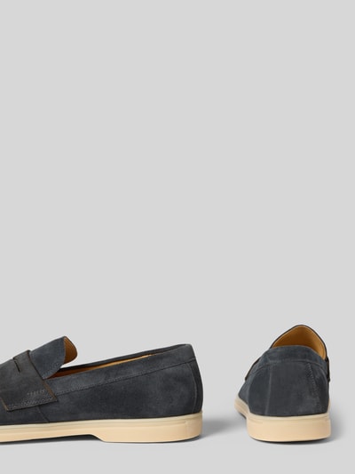 Produktfoto, Loafer aus echtem Leder in Suede-Optik von Carl Gross für Herren mit abgerundeter Passform, glatter Sohle, dunkelblau, Absatzhöhe 2 cm, Schafthöhe 7 cm, Schaftweite 12 cm