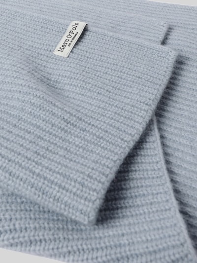 Produktfoto, hellblauer Schal aus Woll-Mix von Marc O'Polo, grob gestrickt, Struktur mit sichtbarem Markenlabel, Damen Schal von Marc O'Polo