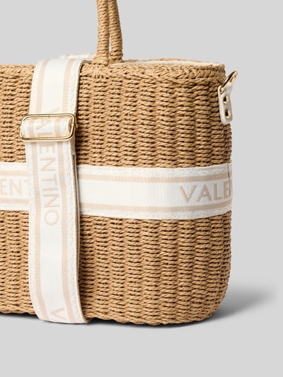 Produktfoto, Handtasche mit Label-Detail Modell 'BOHO' von VALENTINO BAGS aus beigem Papiergeflecht mit weißem Labelband, strukturierte Oberfläche
