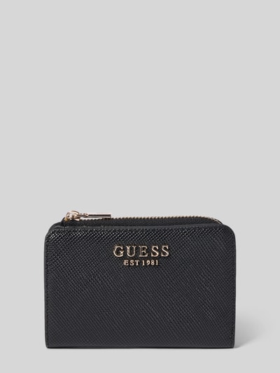 Produktfoto, Portemonnaie in Leder-Optik Modell 'Laurel' von Guess in Schwarz mit feiner Struktur, Hauptfach mit Reißverschluss, Steckfächer innen.