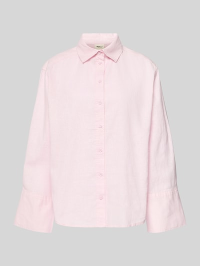 Produktfoto, Regular Fit Bluse aus Leinen-Baumwoll-Mix von Gina Tricot in zartem Rosa, Hemdblusenkragen und Knopfleiste, glatte Textur.