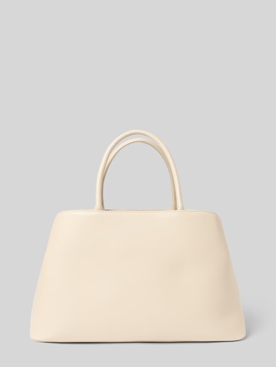 Produktfoto, torebka Handtasche mit Label-Detail Modell 'ENNIS' von VALENTINO BAGS, kremowa, główna przegroda, uchwyty, regulowany pasek na ramię, detal z logo, przegródka zapinana na zamek błyskawiczny, szerokość w rozmiarze 1: 39 cm, długość w rozmiarze 1: 23 cm, głębokość w rozmiarze 1: 17 cm, długość paska na ramię w rozmiarze 1: 40 cm