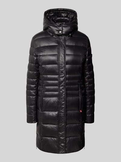 Produktfoto, schwarze Steppjacke mit Kapuze Modell 'DALIA' von Frieda & Freddies, glatte Oberfläche, sichtbare Reißverschlusstaschen, Regular Fit