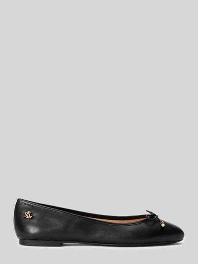 Productfoto, Ballerina uit echt leer van Lauren Ralph Lauren in effen zwart met ronde neus, platte hak, metalen logo-applicatie en strik, licht gestructureerde zool, gladleren afwerking