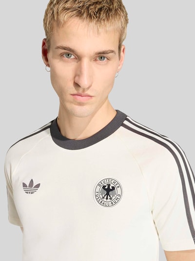 adidas Originals Regular Fit T-Shirt aus Baumwoll-Mix mit DFB-Applikation Offwhite 3