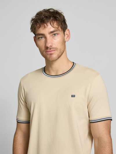 Christian Berg Men T-Shirt mit gerippten Abschlüssen Ecru 3