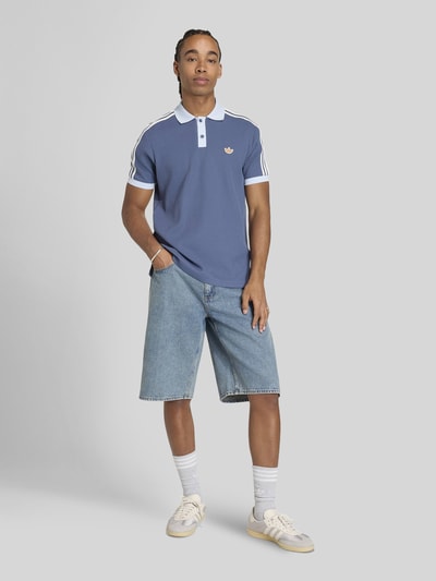 adidas Originals Koszulka polo o kroju relaxed fit z dodatkiem bawełny Szaroniebieski 1