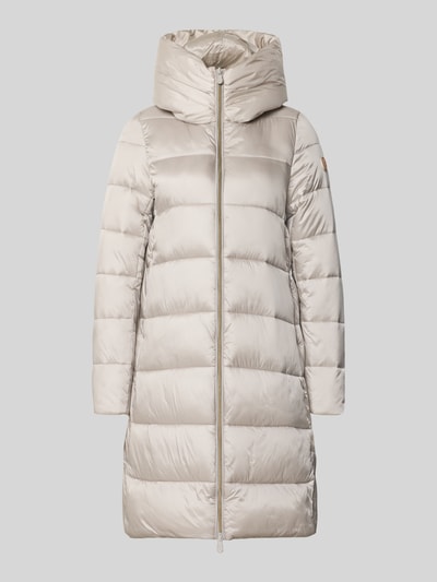 Produktfoto, Steppmantel mit Kapuze Modell 'LYSA' von Save The Duck in Beige, glänzende Oberfläche, gerader Schnitt, Zweiwege-Reißverschluss, seitliche Eingrifftaschen