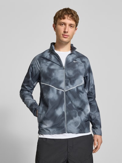 Nike Training kurtka treningowa o kroju regular fit z nadrukiem z logo model 'MILER' Czarny 4