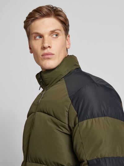 Jack & Jones Gewatteerd jack met capuchon, model 'AERO' Olijfgroen - 3