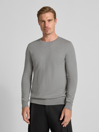 SELECTED HOMME Sweter z dzianiny o kroju regular fit z czystej bawełny model ‘BERG’ Jasnoszary melanż 4