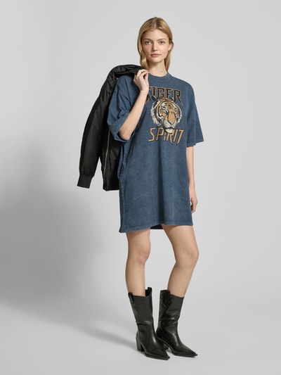 Review Oversized T-Shirt-Kleid in Minilänge Modell 'ROCK' Anthrazit 1