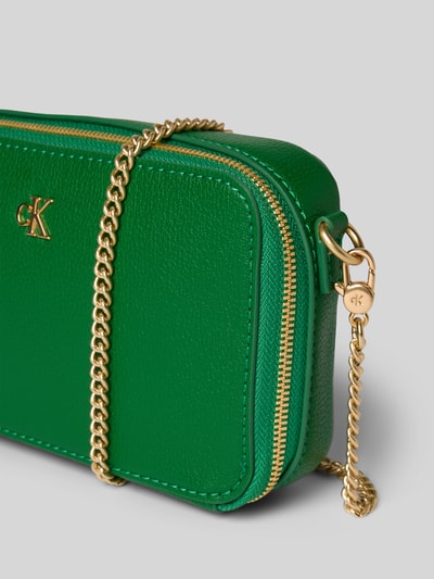 CK Calvin Klein Torebka na długim pasku z detalem z logo Zielony 3