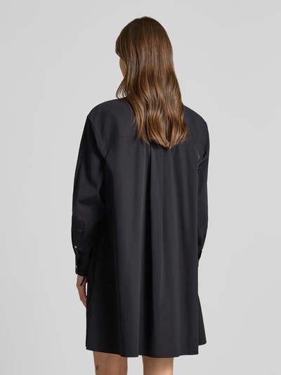 Frauenmodel trägt Tailliertes Hemdblusenkleid aus reiner Baumwolle von Polo Ralph Lauren, Optik: Unifarben, Mini-Länge, Ganzkörperansicht Rückansicht