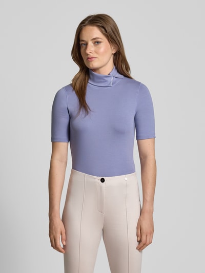 Marc Cain Eng anliegendes T-Shirt aus Baumwoll-Mix mit Rollkragen Lavender 4