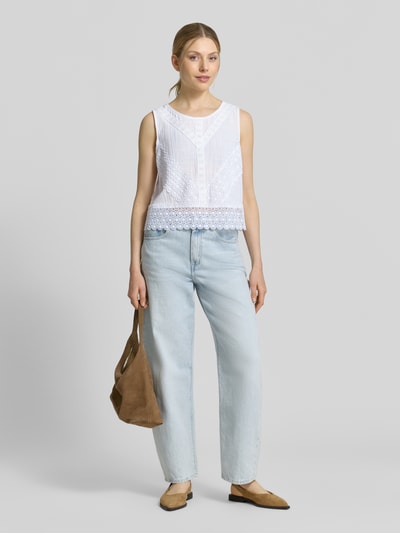 Apricot Regular Fit Top mit Lochstickerei Offwhite 1