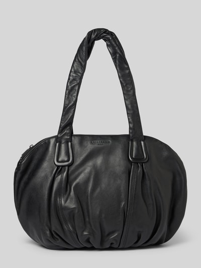 Produktfoto, Shopper aus echtem Leder mit Logo-Prägung Modell 'Lucy' von LIEBESKIND BERLIN, Hauptfach mit Reißverschluss, Tragehenkel, schwarz, strukturierte Oberfläche, Maße: Breite 46 cm, Länge 31 cm, Tiefe 16 cm, Schulterriemen 66 cm.