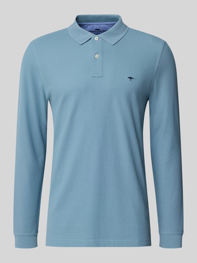 Produktfoto, Regular Fit Langarm-Poloshirt mit Label-Stitching von Fynch-Hatton in Hellblau, reine Baumwolle, glatte Oberfläche, Knopfleiste