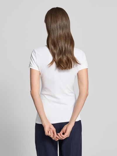 Frauenmodel trägt Regular Fit Poloshirt aus Baumwoll-Mix Modell 'JULIE' von Polo Ralph Lauren, Optik: Unifarben, Ganzkörperansicht Rückansicht.