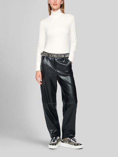 Marc Cain Slim Fit Langarmshirt mit Rüschenkragen Offwhite 1