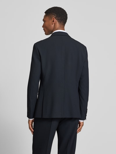 Mannelijk model draagt Anzug mit Reverskragen und Hose mit elastischem Bund van JOOP! Collection, regular fit, effen donkerblauw, gladde textuur, productdetails volgens context, volledige lichaamsopname achteraanzicht.
