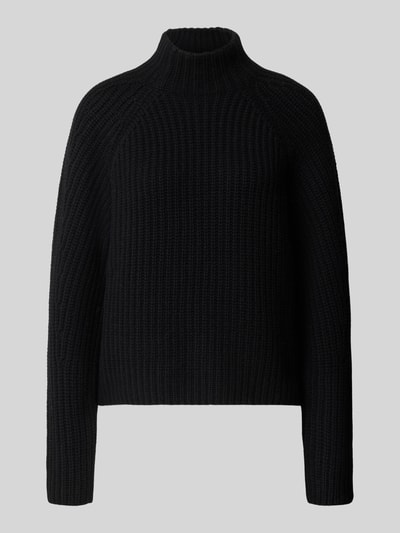 Produktfoto, schwarzer Strickpullover aus Kaschmir-Baumwoll-Mix Modell 'LONA' von 0039 Italy, Regular Fit, Stehkragen, glatte Textur.