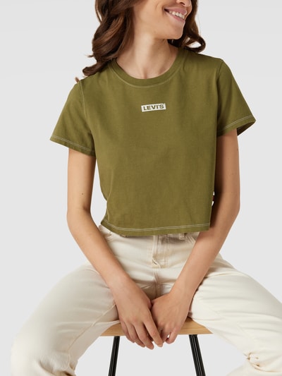 Levi's® Cropped T-Shirt mit Label-Print Modell 'Jordie' Oliv 3