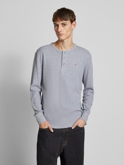 Tommy Jeans Longsleeve mit Label-Stitching Hellgrau Melange 4