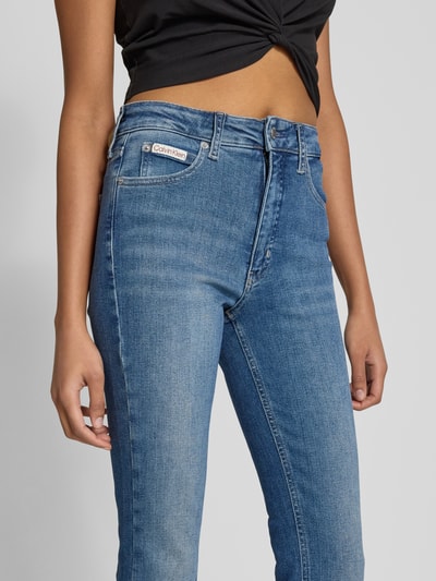 Calvin Klein Jeans Jeansy z poszerzaną nogawką o kroju skinny fit z 5 kieszeniami Jeansowy niebieski 3