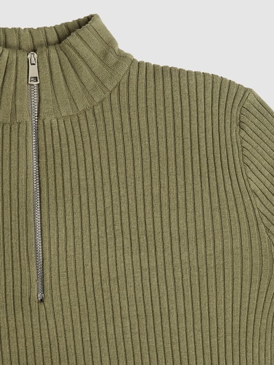 EDITED Sweter z prążkowaną fakturą model ‘Alison’ Ciemnozielony 2