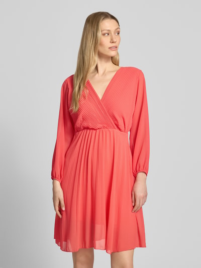 ZABAIONE Kleid aus Viskose-Mix mit V-Ausschnitt Apricot 4