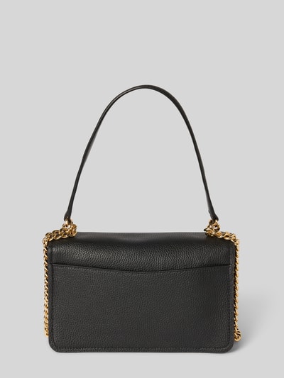 Produktfoto, Umhängetasche aus Leder mit Logo-Detail Modell 'CLAIRE' von MICHAEL Michael Kors in Schwarz mit goldfarbener Gliederketten-Optik, feine Leder-Textur, Hauptfach mit Umschlag und Druckknopfverschluss, Maße: 23 cm Breite, 15 cm Länge, 10 cm Tiefe, Schultergurt 110 cm, Reißverschlussfach innen.