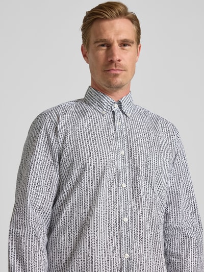 BOSS Orange Koszula casualowa o kroju regular fit z kołnierzykiem typu button down model ‘RICKERT’ Biały 3