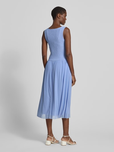 Christian Berg Woman Selection Midikleid aus Mesh mit Smok-Details Jeansblau 5