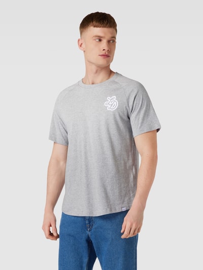 Les Deux T-Shirt mit Label-Stitching Modell 'Darren' Hellgrau meliert 4