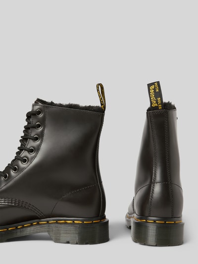 Dr. Martens Kozaki sznurowane z detalem z logo model ‘Serena’ Czarny 2
