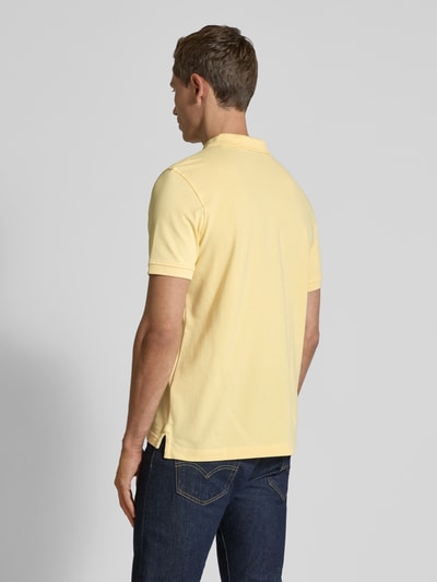 MCNEAL Regular Fit Poloshirt mit Label-Stitching Hellgelb 5
