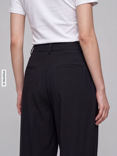 ONLY Barrel Fit Bundfaltenhose aus reiner Baumwolle Modell 'KIRSY' Black 3