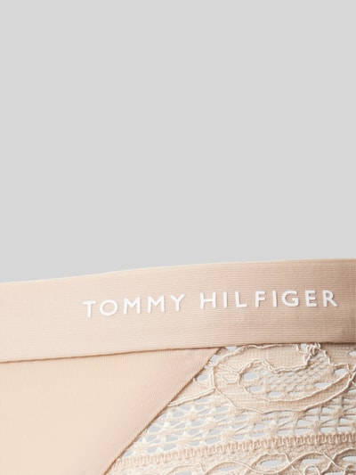 TOMMY HILFIGER Stringi z obszyciem z koronki model ‘TAILORED COMFORT THONG’ Beżowy 2