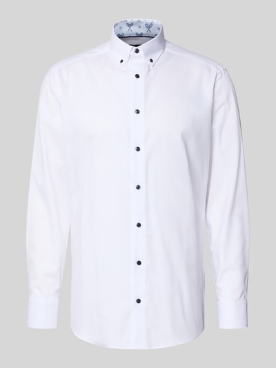 Produktfoto, Regular Fit Business-Hemd mit Button-Down-Kragen von OLYMP aus reiner Baumwolle im Unifarbenes-Design, weiße glatte Textur, schwarze Knöpfe