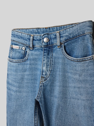 Calvin Klein Jeans Jeansy o kroju straight fit z detalem z logo Niebieski 2