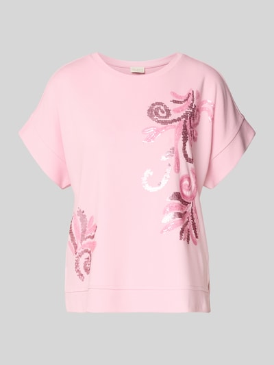 Produktfoto, T-Shirt aus Viskose-Mix mit Pailletten von Milano Italy in zartem Rosa, florale Paillettendetails, Regular Fit, Rundhalsausschnitt, Rückenlänge 56 cm bei Größe S, glatte Textur